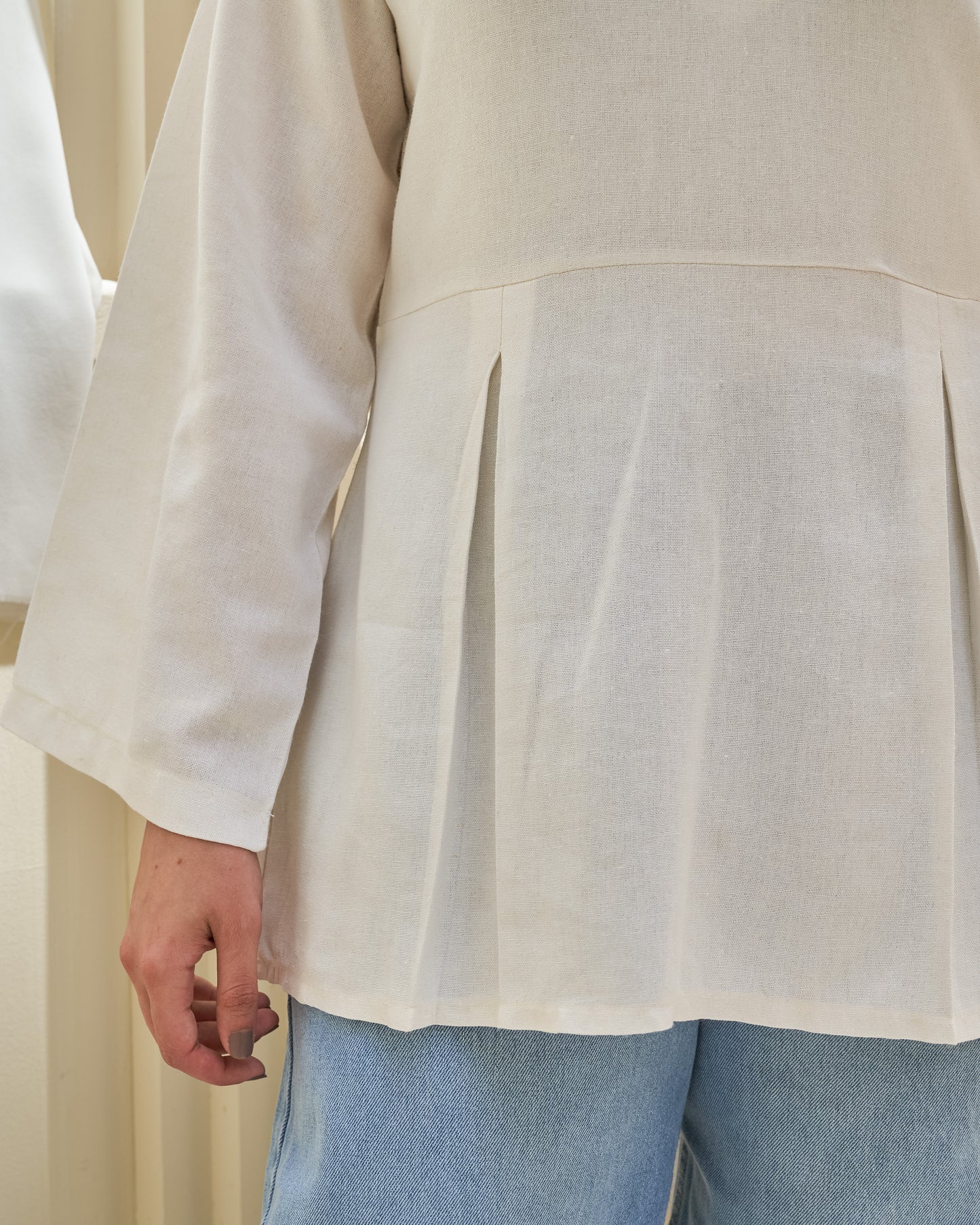 The White Linen Shirt